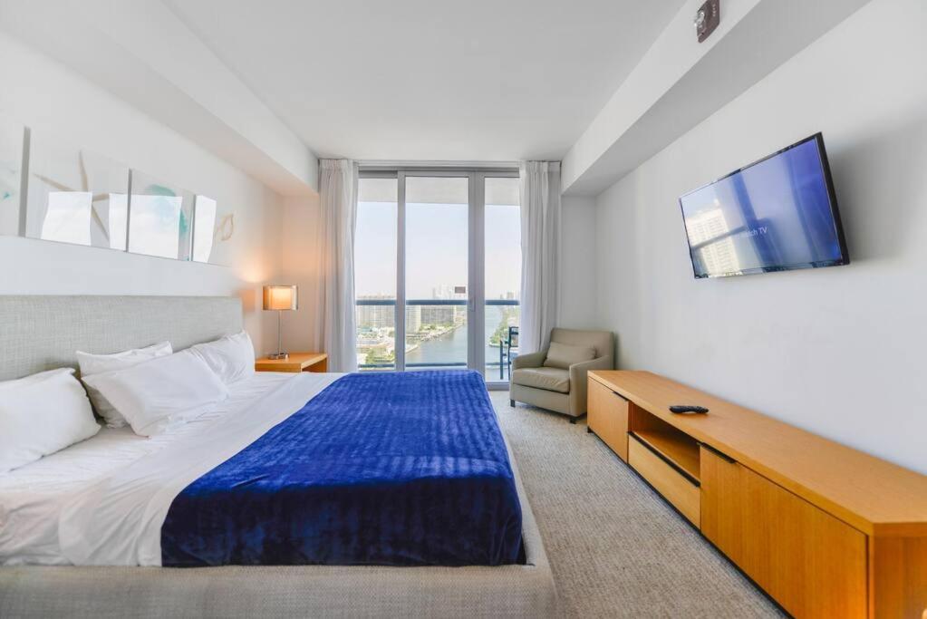 Awesome 2Br Condo Beachwalk Resort Plaja Hallandale Exterior foto