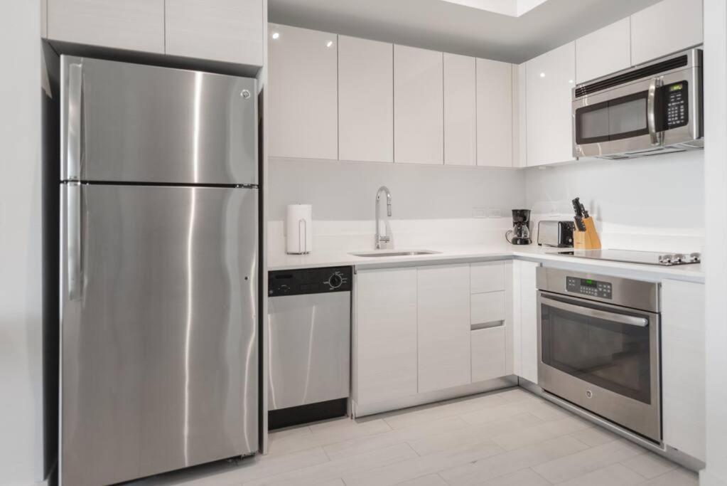 Awesome 2Br Condo Beachwalk Resort Plaja Hallandale Exterior foto