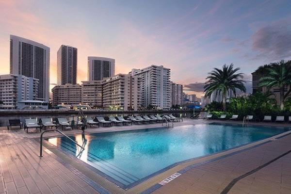 Awesome 2Br Condo Beachwalk Resort Plaja Hallandale Exterior foto
